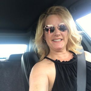 Meet your Posher, Andrea